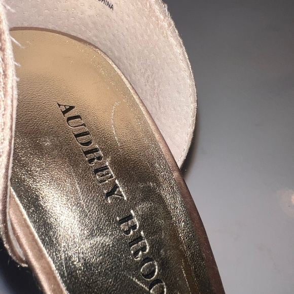 Scrappy, sparkle heel. Size 8 - Picture 7 of 7